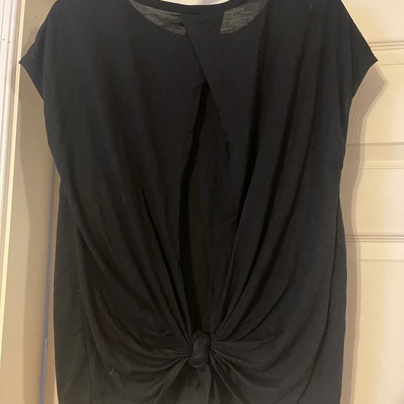 Keyhole Back Active Top - Picture 2 of 2